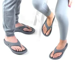Oofos Sandals><noscript><img width=