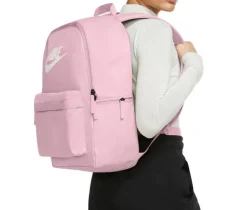 Nike Backpacks & Lunchboxes><noscript><img width=