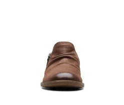 Clarks Boots & Booties><noscript><img width=