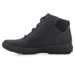 Clarks Boots & Booties><noscript><img width=