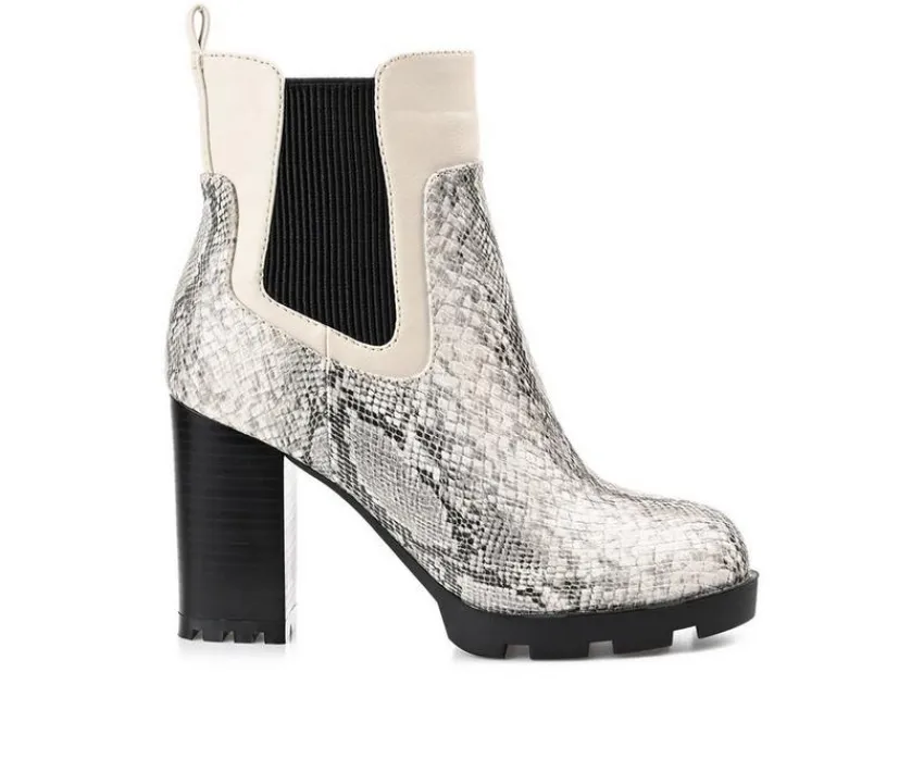 Women's Islana Chelsea Booties|Journee Collection Hot
