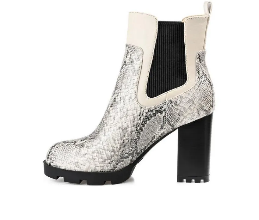 Women's Islana Chelsea Booties|Journee Collection Hot