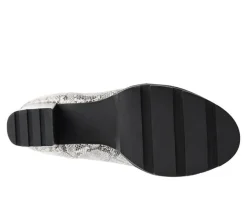 Women's Islana Chelsea Booties|Journee Collection Hot