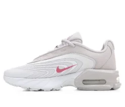 Nike Fashion & Lifestyle|Athletics & Sneakers><noscript><img width=