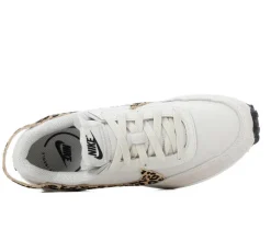 Nike Fashion & Lifestyle|Athletics & Sneakers><noscript><img width=