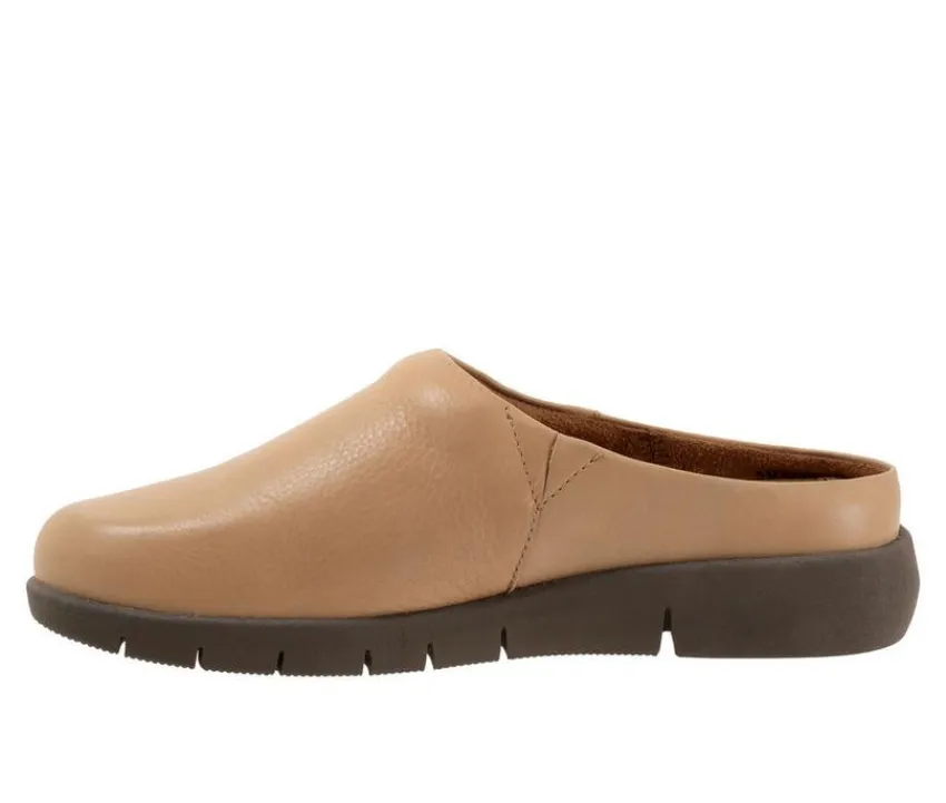 Women's Andria Clogs|Softwalk Online