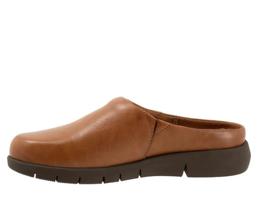Women's Andria Clogs|Softwalk Clearance