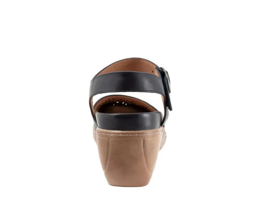 Women's Mabelle Perf Clogs|Softwalk Discount