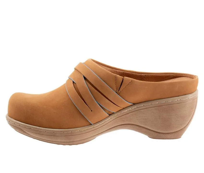 Softwalk Clogs & Mules>Women's Mackay Wedge Clog