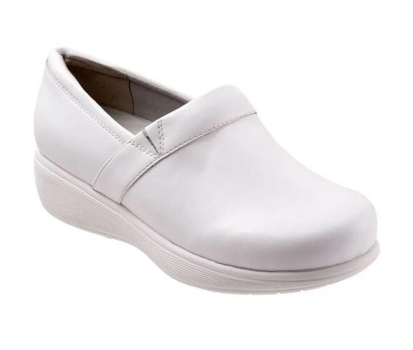 Softwalk Clogs & Mules>Women's Meredith Sport Clogs