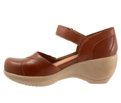 Softwalk Clogs & Mules><noscript><img width=