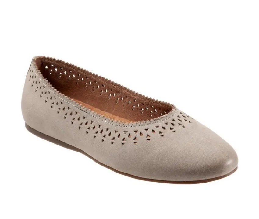 Women's Selma Flats|Softwalk Clearance