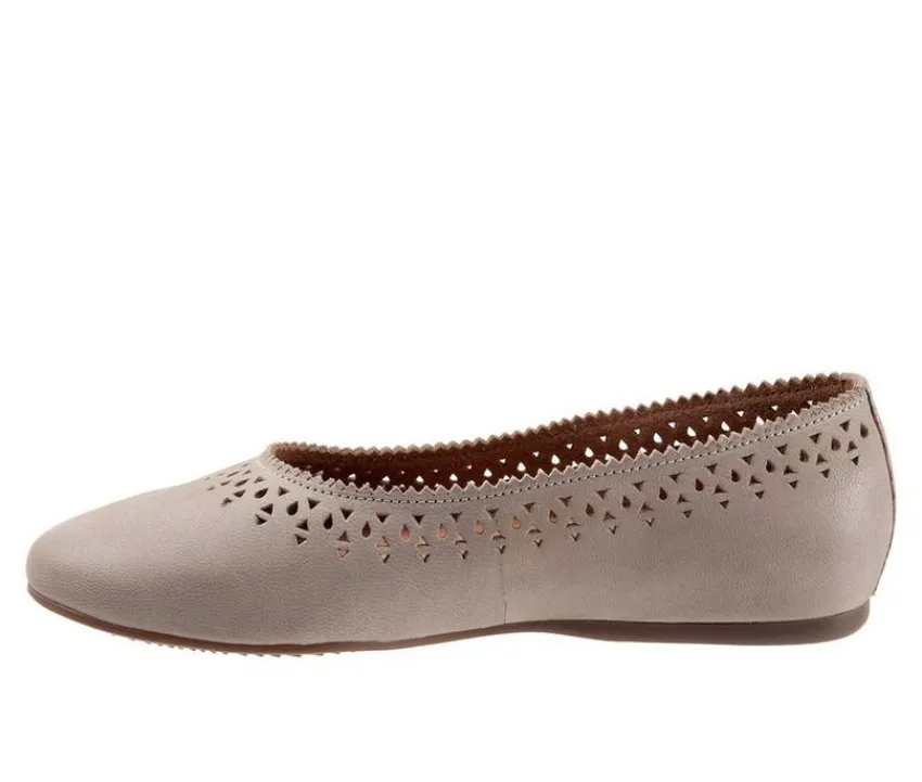 Women's Selma Flats|Softwalk Clearance
