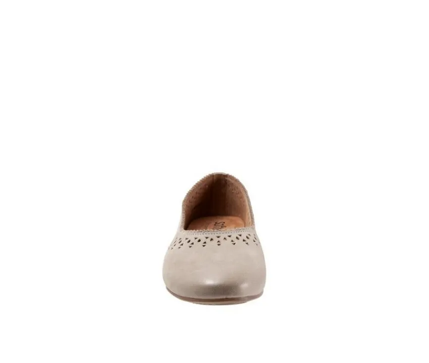 Women's Selma Flats|Softwalk Clearance