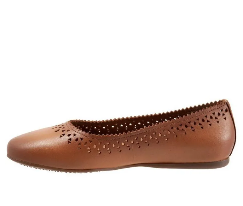 Softwalk Flats>Women's Selma Flats