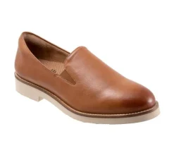 Softwalk Loafers & Oxfords>Women's Whistle II Heeled Loafers