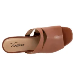 Trotters Sandals><noscript><img width=